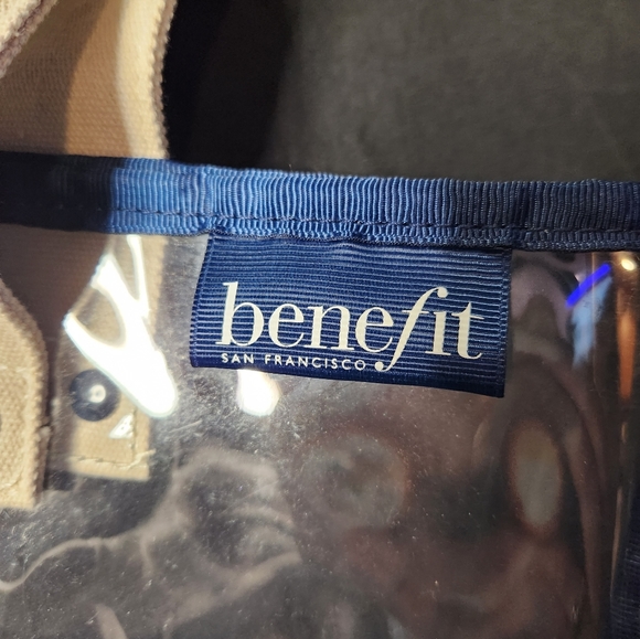 *NEW* Benefit Cosmetics 3 Piece Giftset - Picture 7 of 10